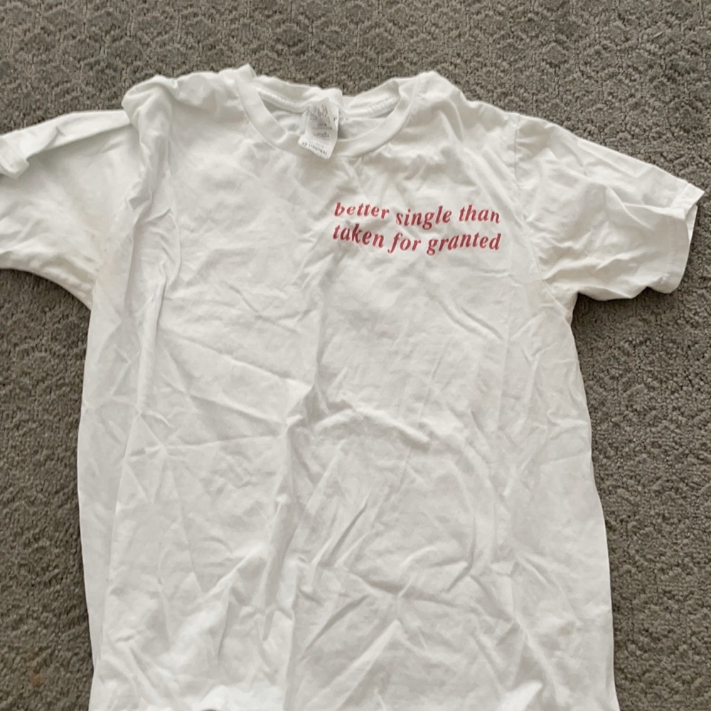 White tee